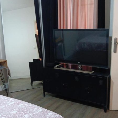 Appartement En Plein Coeur Du 10Eme Et Proche De Plusieurs Gares Paris Bagian luar foto
