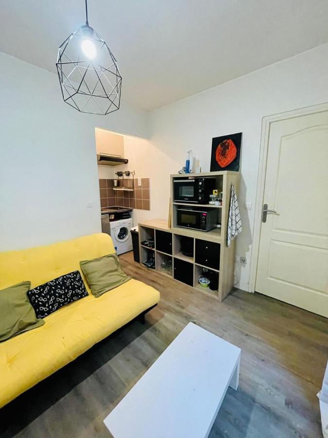 Appartement En Plein Coeur Du 10Eme Et Proche De Plusieurs Gares Paris Bagian luar foto